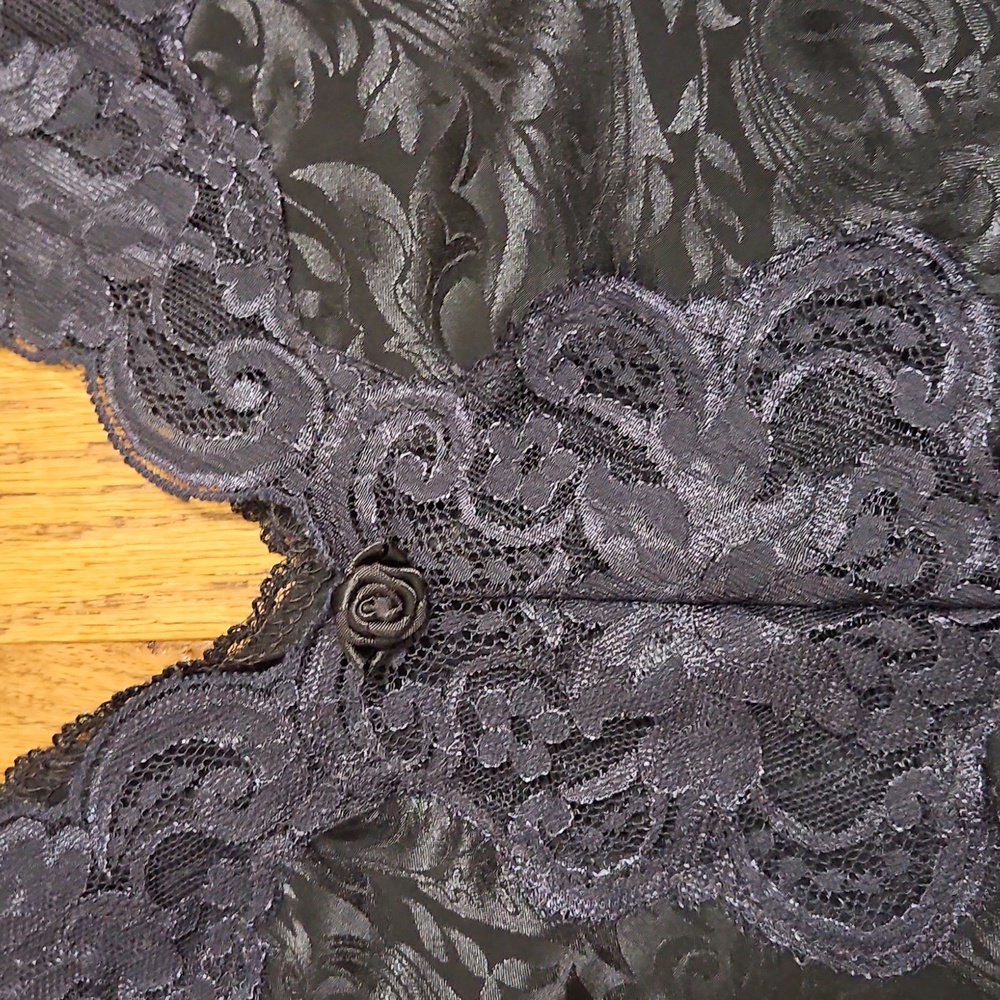 Vintage Lucie Ann II Womens Camisole / Top / Cami Black Floral  Sz 38 / Large - Picture 2 of 4